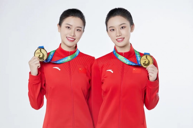 雙姝躍浪，椰香遠揚——宗師傅食品官宣簽約世界跳水冠軍夏冰清、夏玉潔為形象代言人